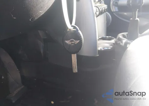 2006 Mini Cooper from USA, damaged, VIN WMWRF33526TF65761